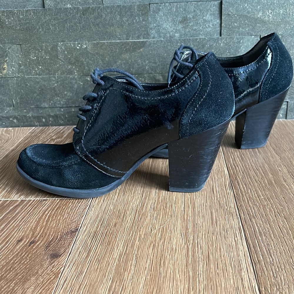 Kenneth Cole Saddle Heels - Picture 2 of 5